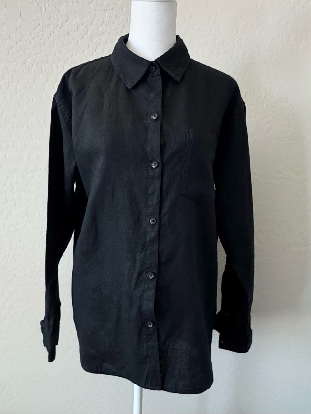 Athleta Black Long Sleeve Button Up Linen Shirt